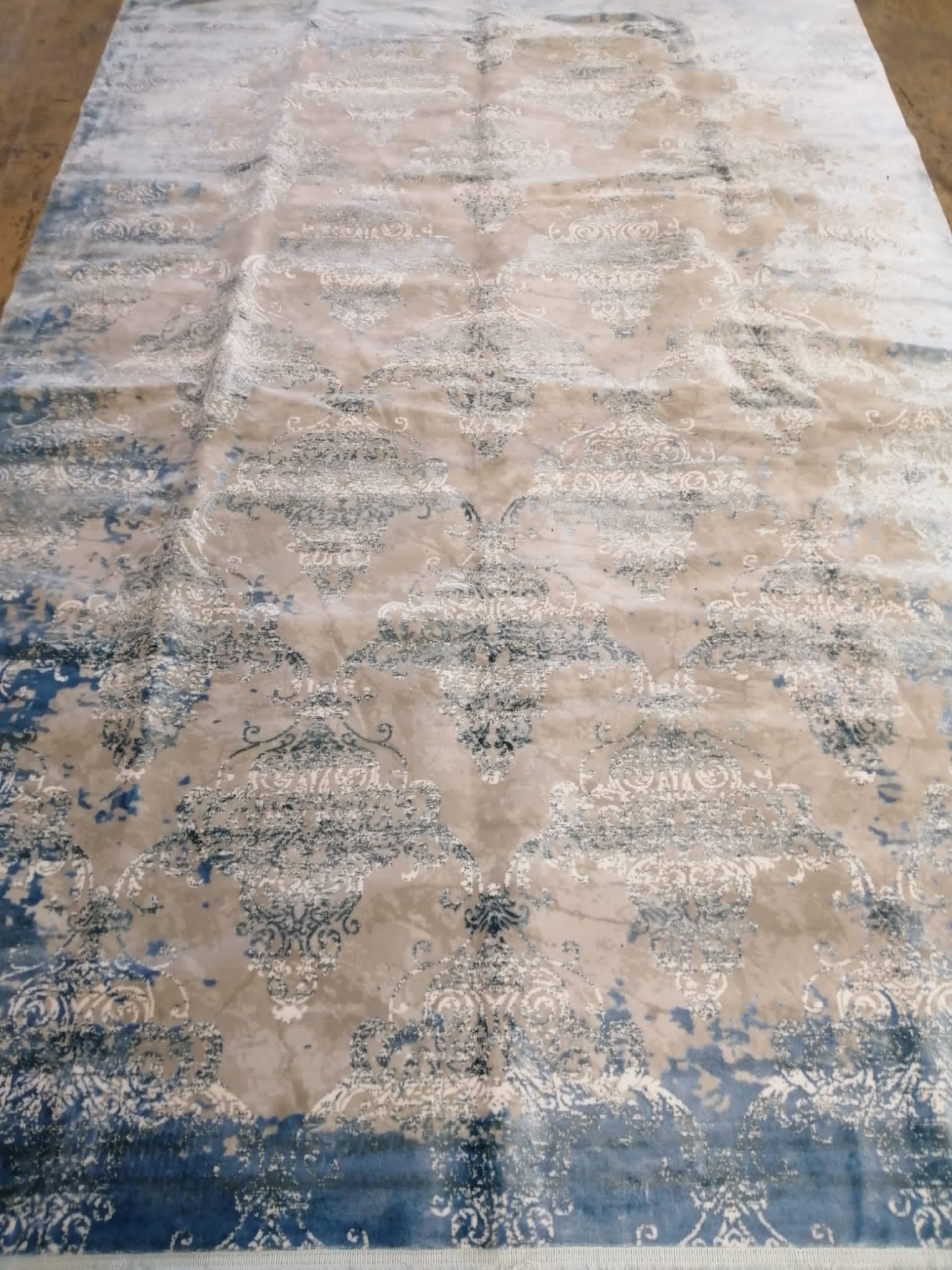A contemporary bamboo silk rug, 300cm x 200cm